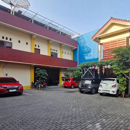 Hotel Reddoorz At Griya Kampar Madiun Exteriér fotografie