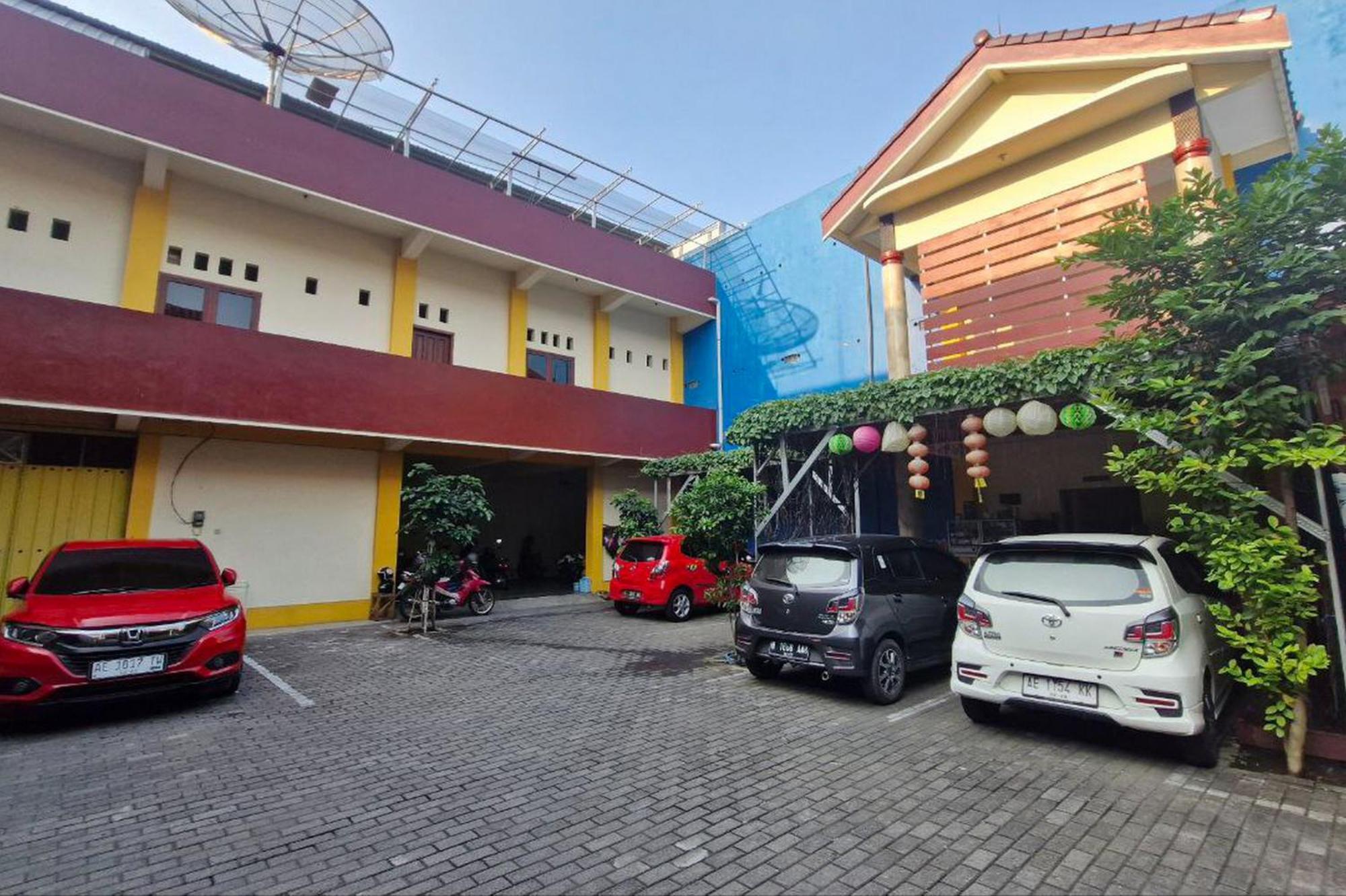 Hotel Reddoorz At Griya Kampar Madiun Exteriér fotografie